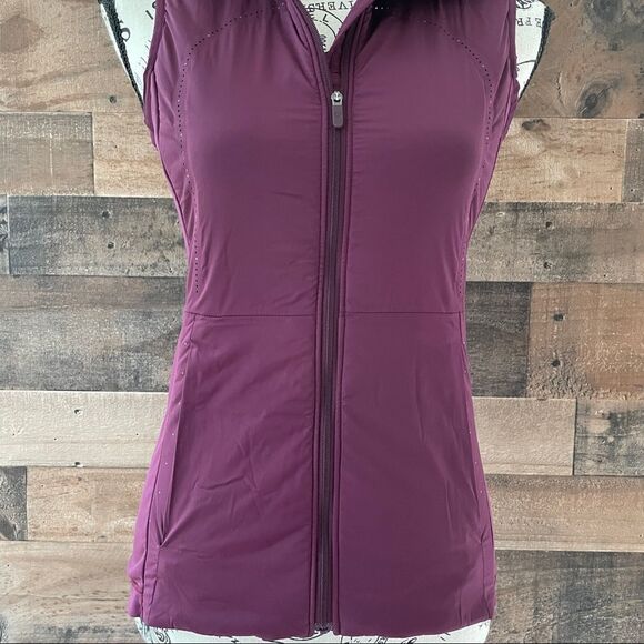 Lululemon Run For Cold Vest Plum Size 2 - Picture 8 of 15